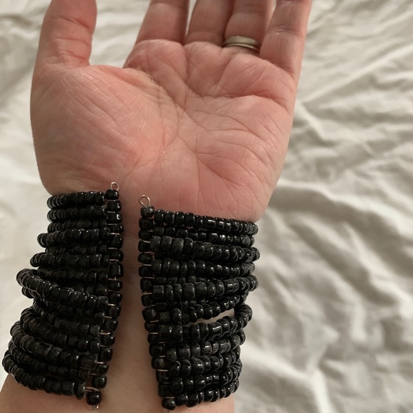 đź–¤ Beaded Cuff - Picture 3 of 3